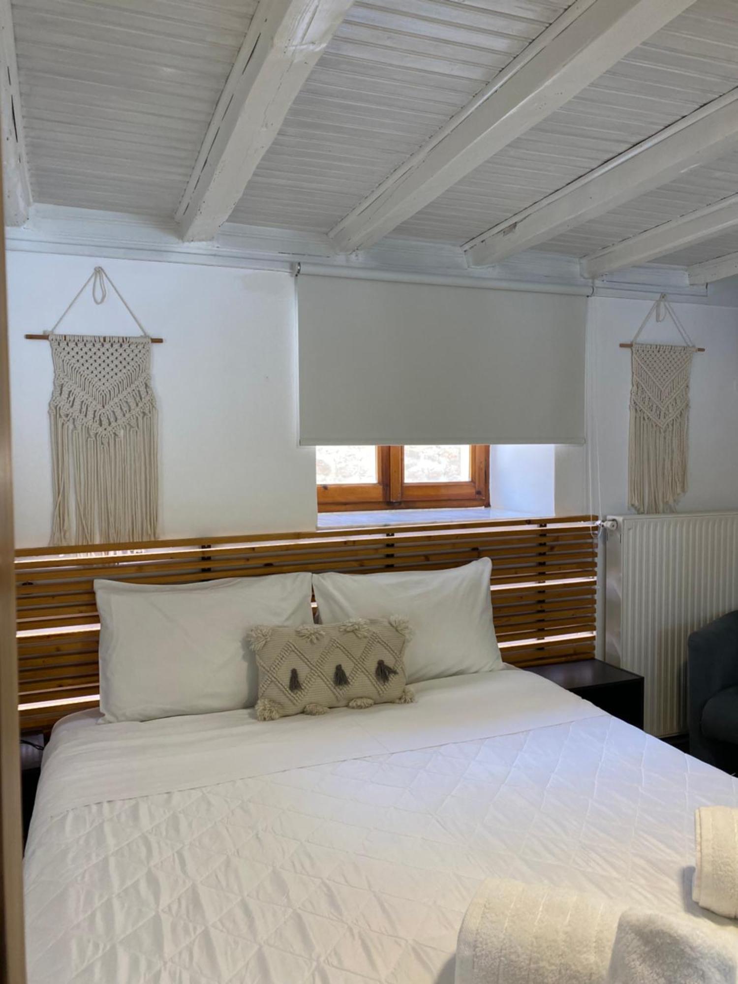 Corinth Iris Garden Retreatアパートホテル エクステリア 写真