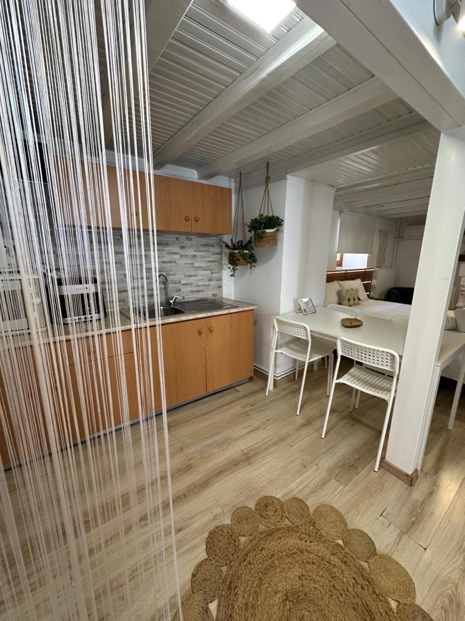 Corinth Iris Garden Retreatアパートホテル エクステリア 写真