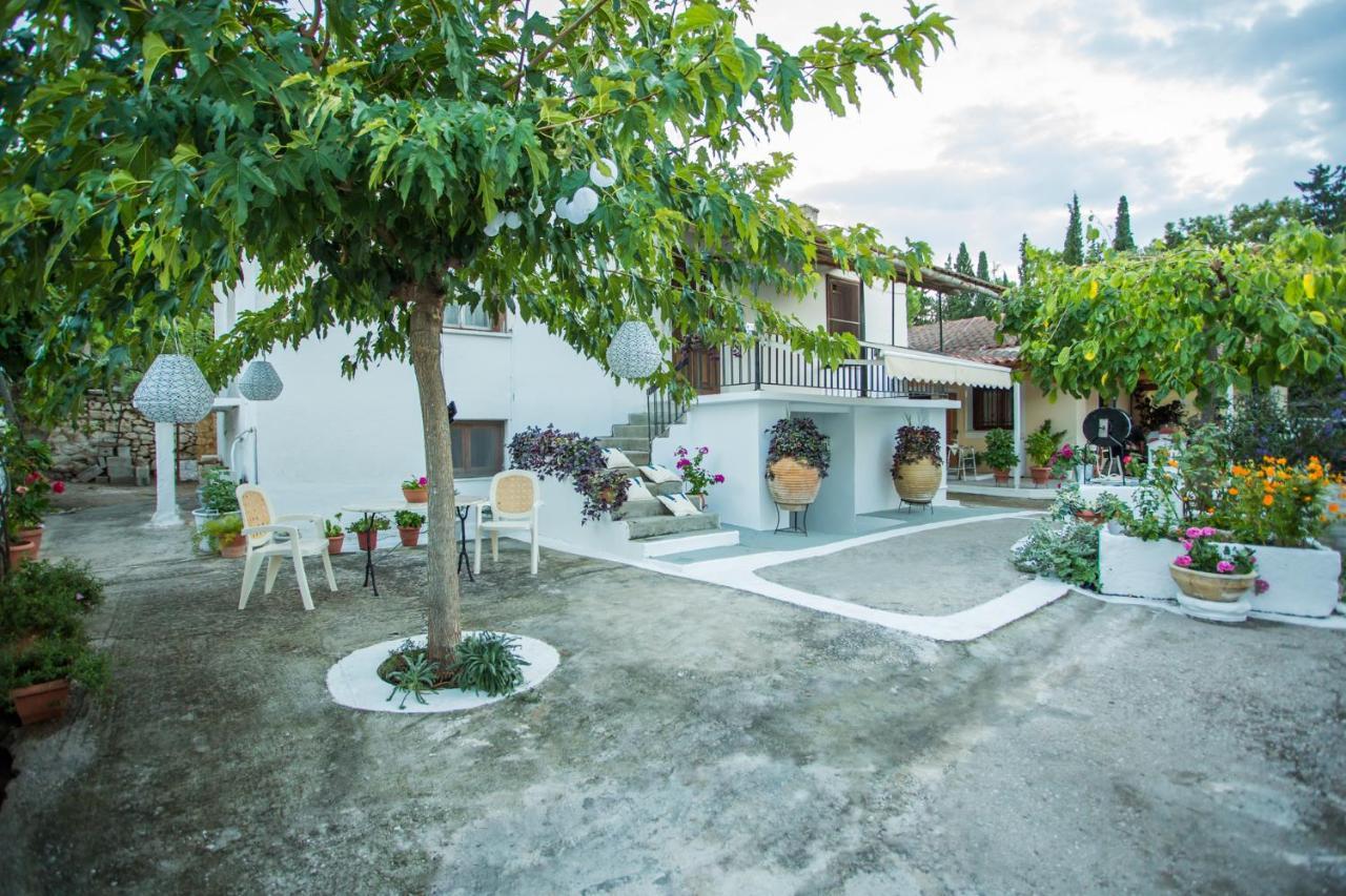 Corinth Iris Garden Retreatアパートホテル エクステリア 写真