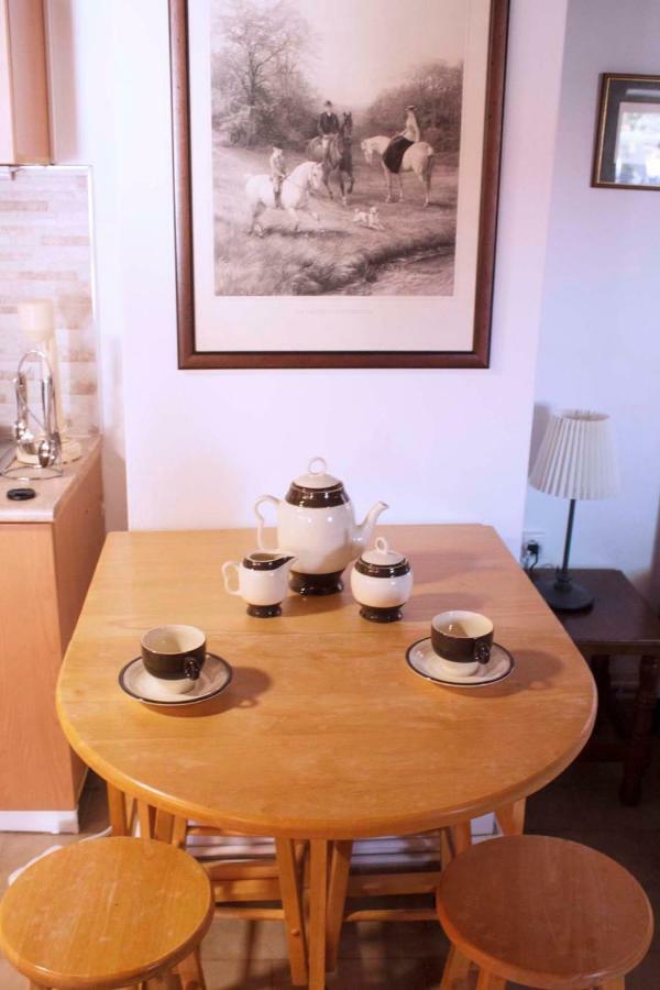 Corinth Iris Garden Retreatアパートホテル エクステリア 写真